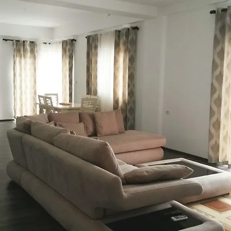 بيت ضيافة August 3*