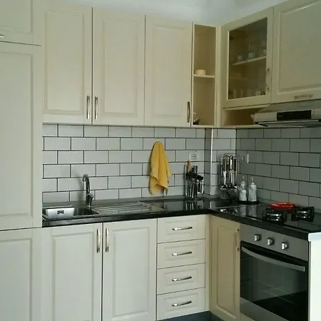 Konukevi August Ksamil