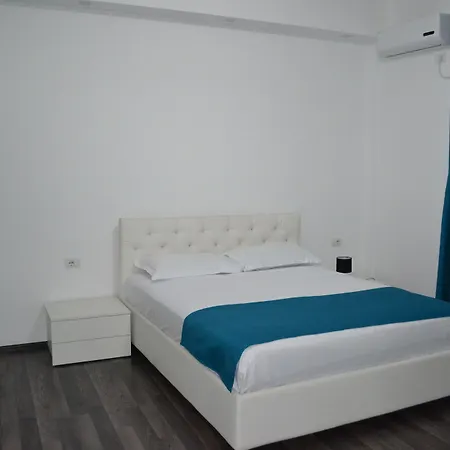 August بيت ضيافة كساميل