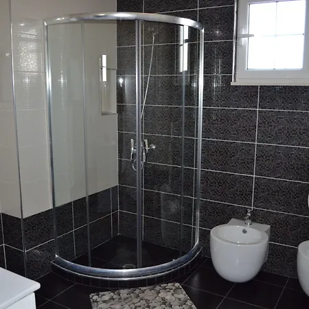 August Konukevi Ksamil