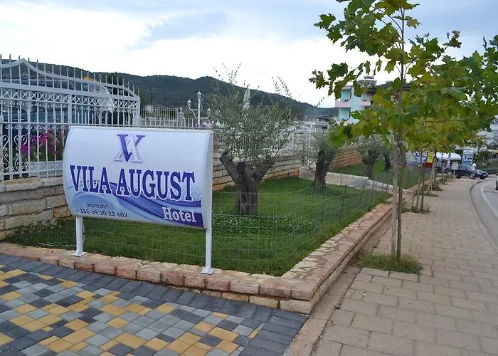 August Pensión Ksamil