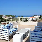 August Гостевой дом 3*