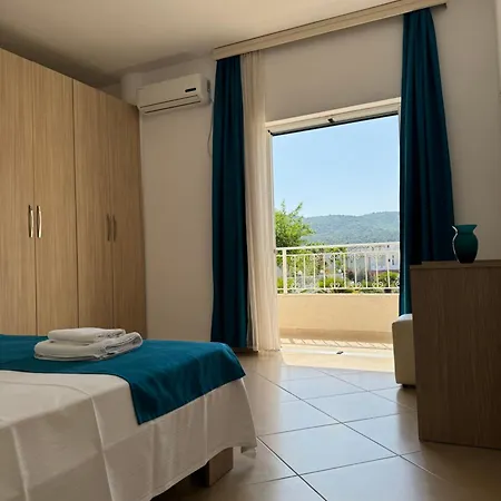 August Guest house Ksamil