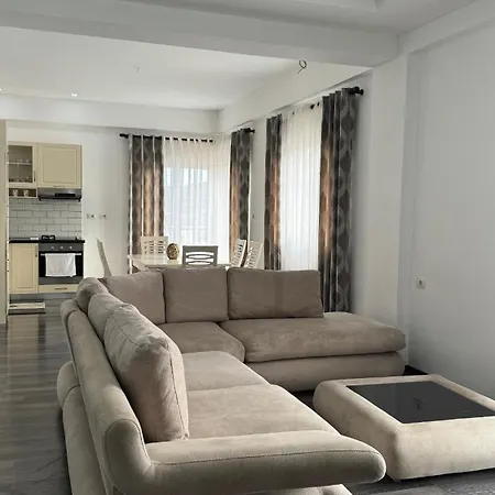 Guest house August Ksamil