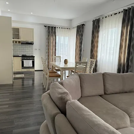 August Guest house Ksamil